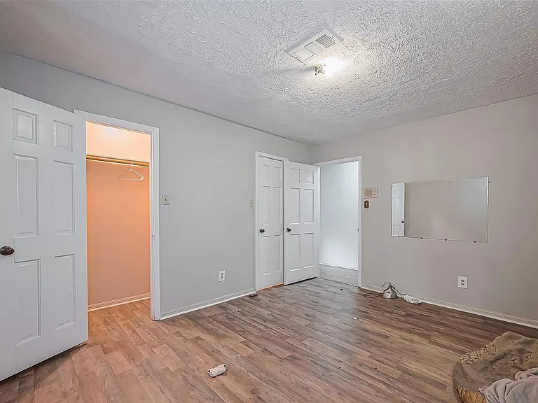 811 Loire Ln — Photo 28