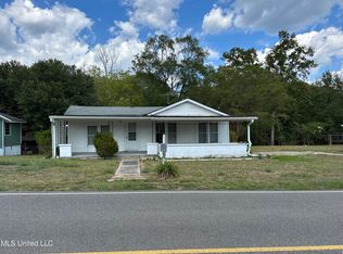 750 Beach Rd, Poplarville, MS 39470