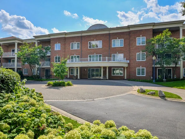 126 Day St APT 203, Bloomingdale, IL 60108