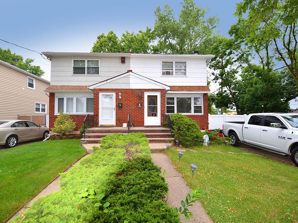 1st image of 111 Thornycroft Ave