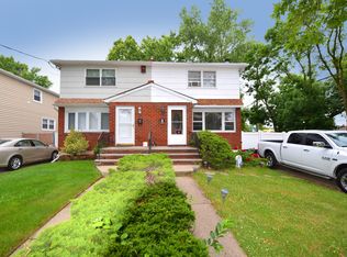 111 Thornycroft Ave, Staten Island, NY