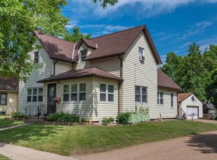 1413 11th St E, Glencoe, MN 55336