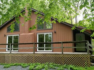 677 Snow Hill Rd, Cresco, PA 18326