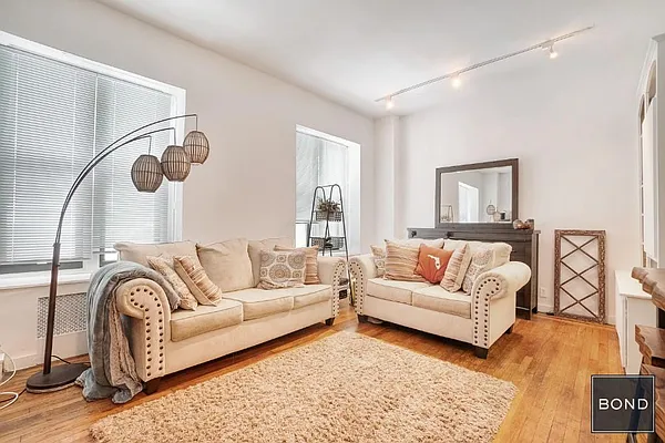 Rented by Bond New York | media 6