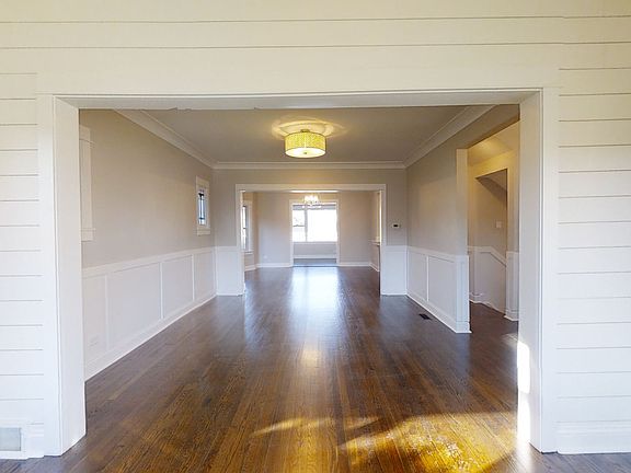 3rd image of 1227 N Lombard Ave