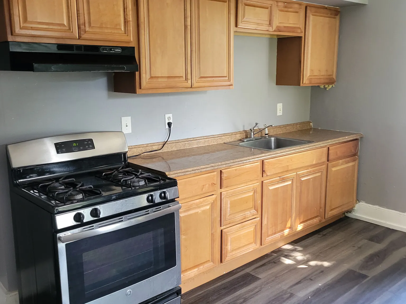 3 bed, $2,000 — Photo 2