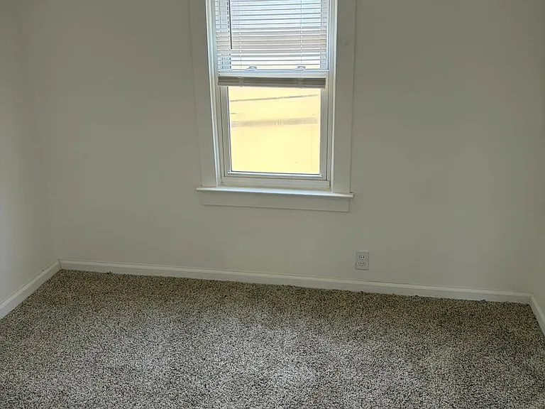 25745 Princeton St — Photo 14