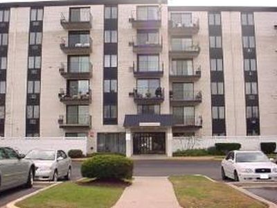 9118 W Elmwood Dr APT 1F, Niles, IL, 60714
