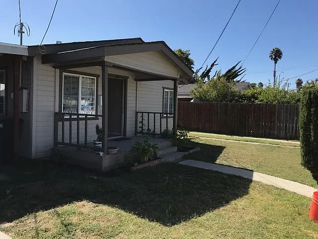 803 Elm Dr photo 1