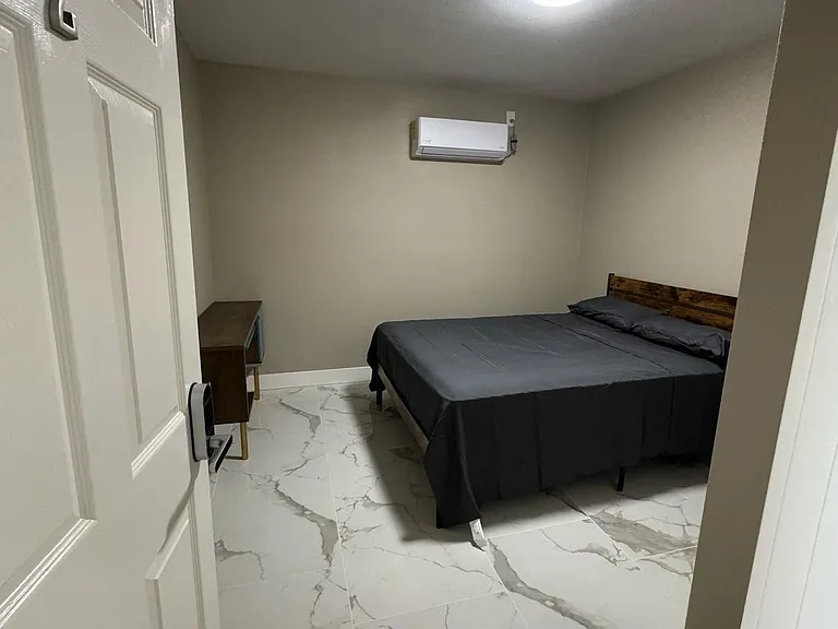 Queen comfy bed