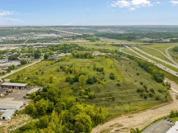 1329 E Schaaf Rd, Independence, OH 44131