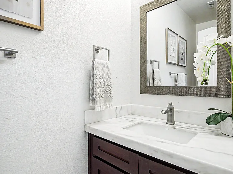 2025 Shining Feather Ln — Photo 26