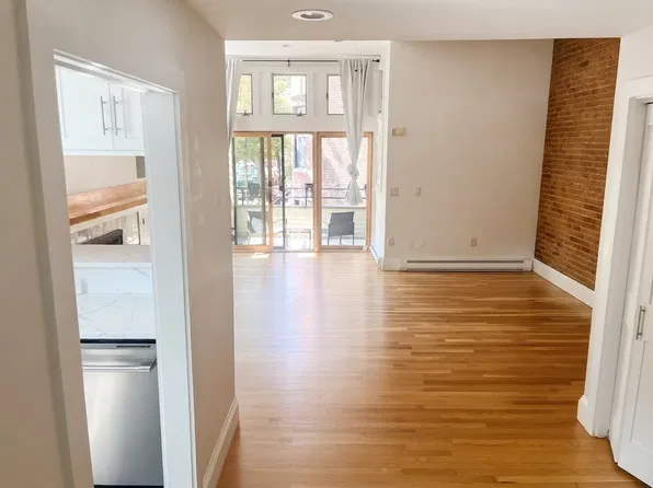 24 Dartmouth St #2, Boston, MA 02116