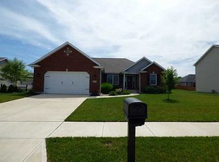 883 Crossbow Ln, Troy, OH 45373