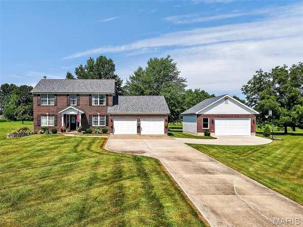 3 Plantation Oaks Ln, O'Fallon, MO 63366