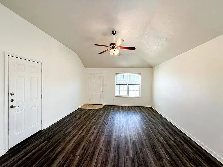 1202 Cinch Dr #A — Photo 4
