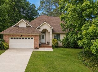 143 Lake Bend Dr, Elmore, AL 36025