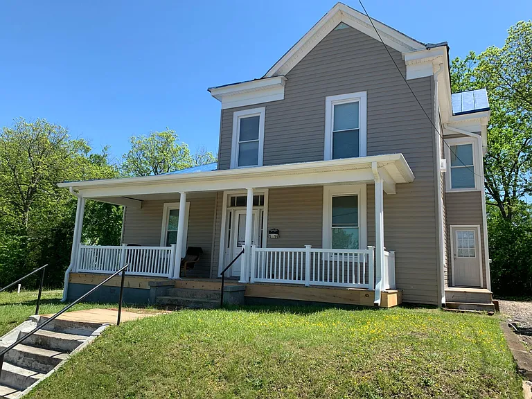 160 Gray St — Photo 1