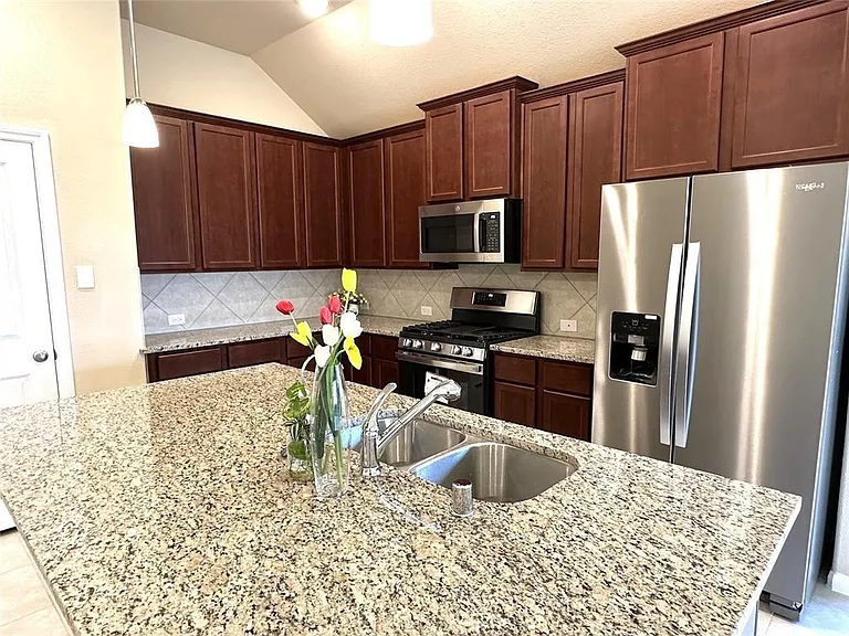 788 Lake Lacosta Dr — Photo 7