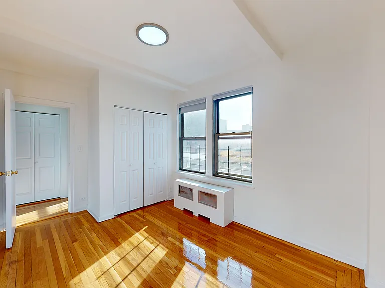 301 E 38th St #17E — Photo 9