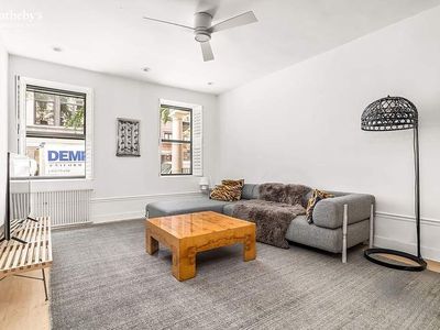 33 E 22nd St APT 1F, New York, NY, 10010