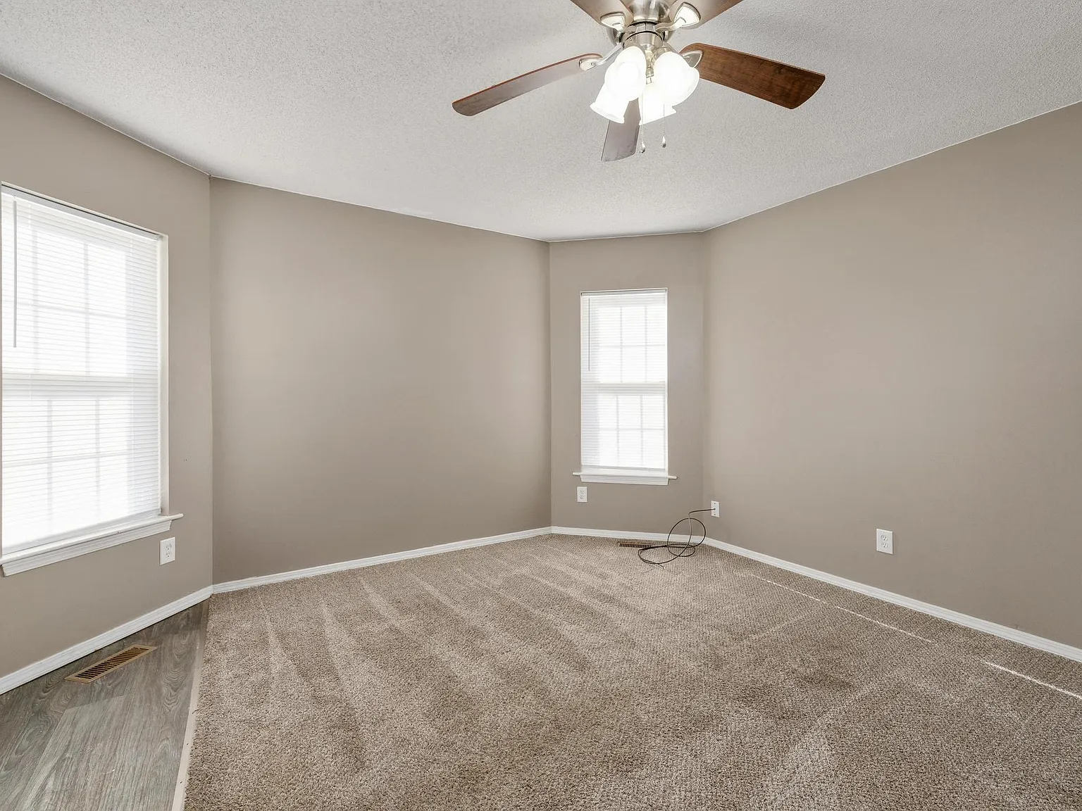 2 bed, 720 sqft, $825 — Photo 3
