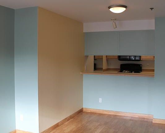 2nd image of 530 Melrose Ave E #703