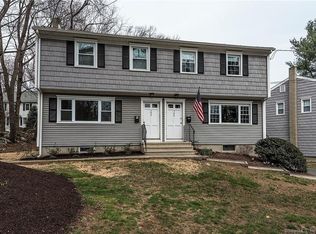 364 New England Ave UNIT 364, Fairfield, CT 06824