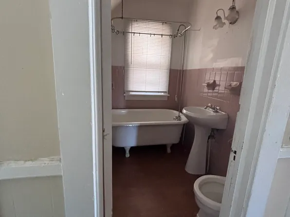 542-544 Howe Ave, Shelton, CT 06484