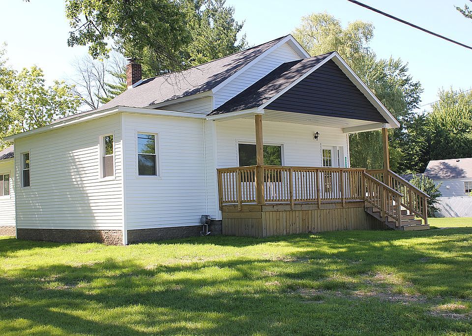 1st image of 3042 N Euclid Ave