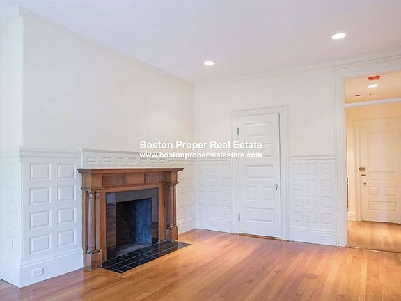 379 Commonwealth Ave. #10 Boston - Kenmore Unit Photo 3 (1)