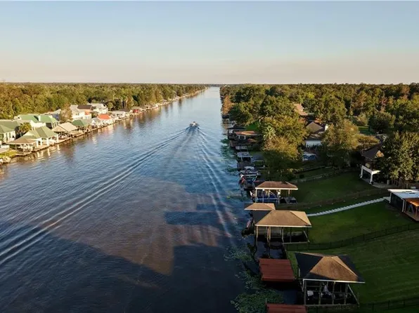 12252 River Highlands Dr, Saint Amant, LA 70774