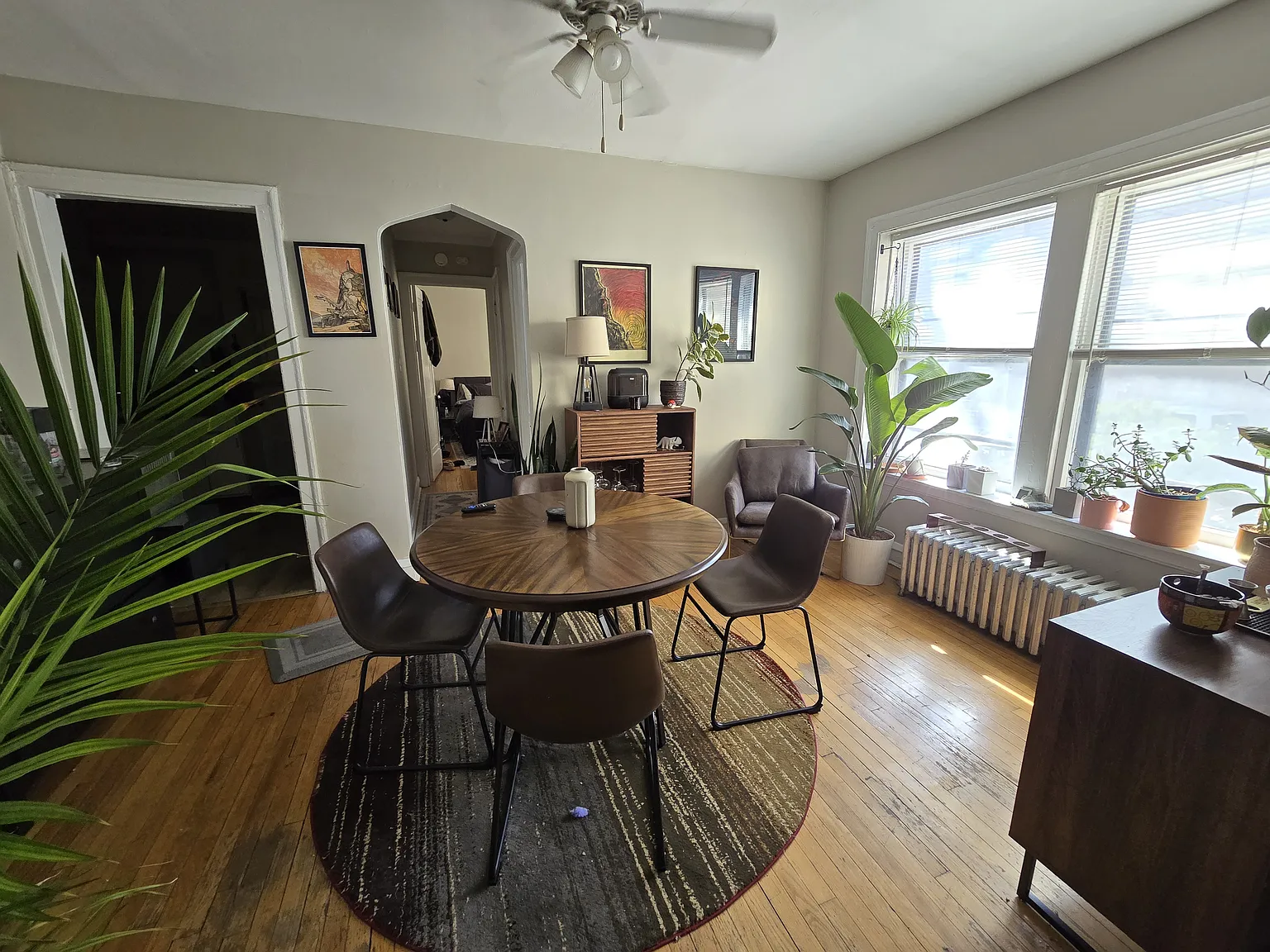1 bed, 950 sqft, $1,599 — Photo 3