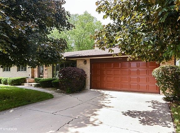 2nd image of 1010 Howard Ave