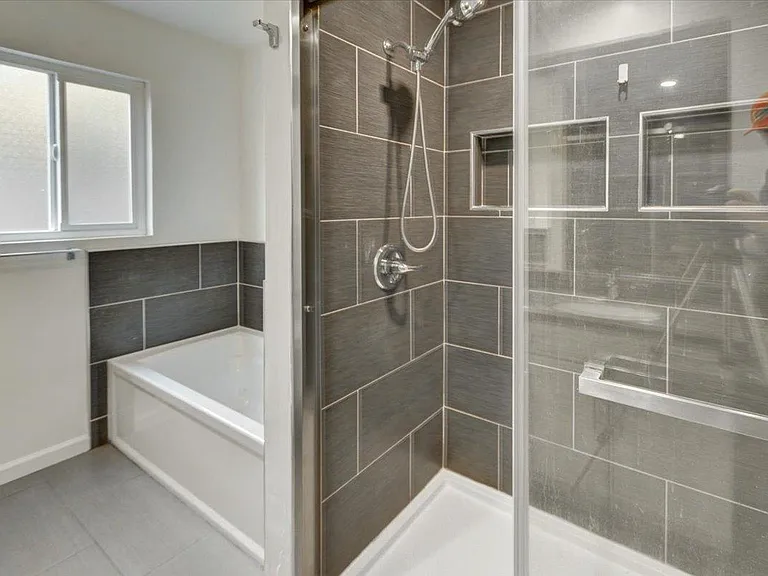 207 Valencia Dr — Photo 27