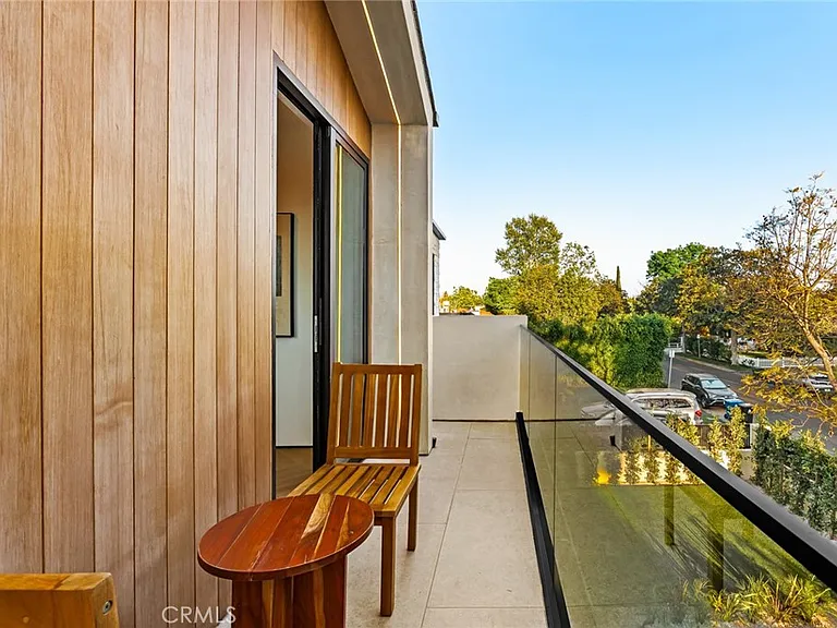 12249 Addison St — Photo 44