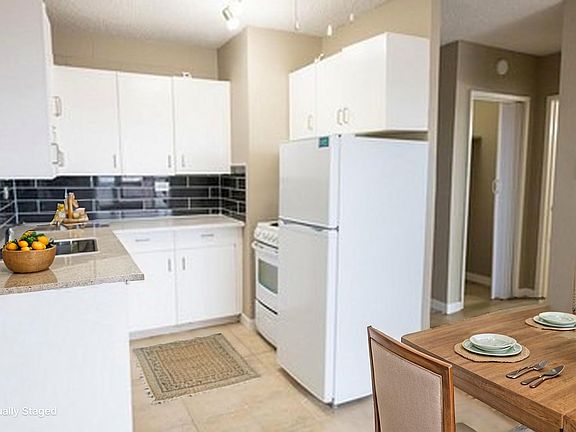 3rd image of 1735 26th Ave SW #505850