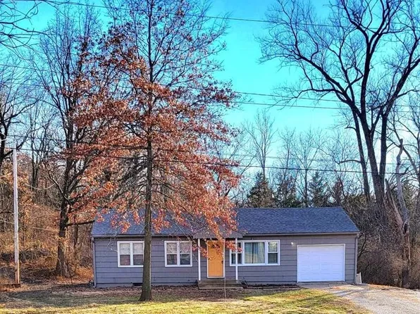 8905 E 23rd St, Kansas City, MO 64129