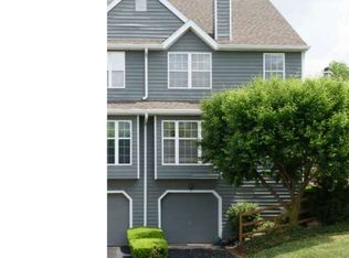 211 Lakeside Dr, Downingtown, PA 19335