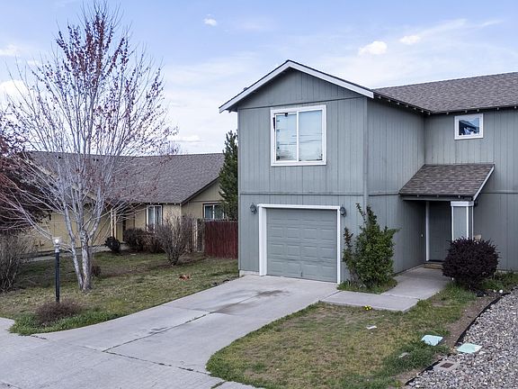 3rd image of 813 SE Kierra Pl