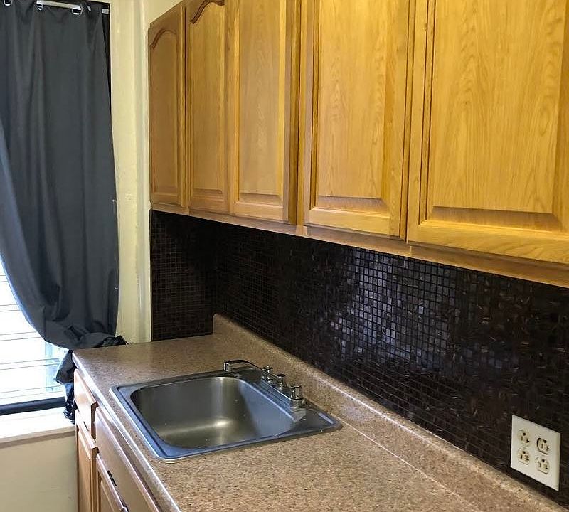 2nd image of 1746 Union St #D2