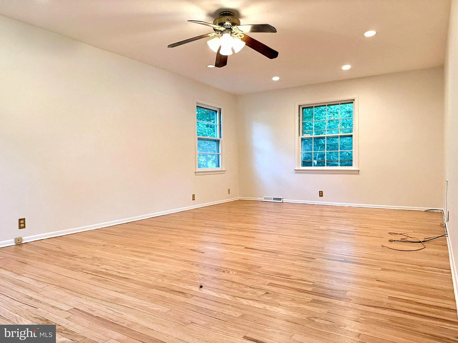 4 bed, 3.5 bath, 2281 sqft, $4,000 — Photo 4