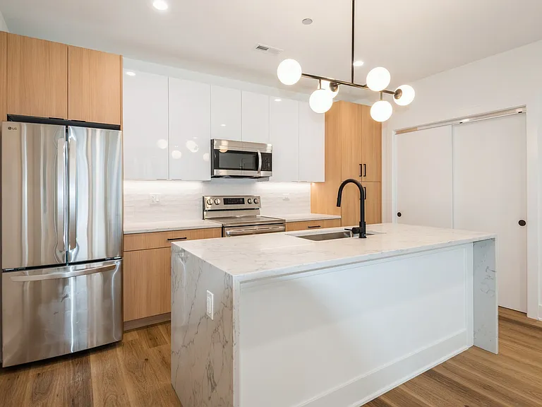 1435-40 W Fillmore St #510 — Photo 4
