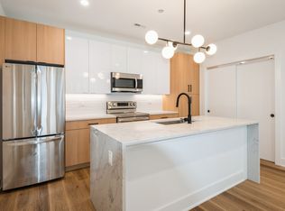 1439 W Fillmore St #301, Chicago, IL 60607