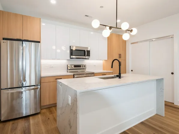 1442 W Fillmore St #506, Chicago, IL 60607
