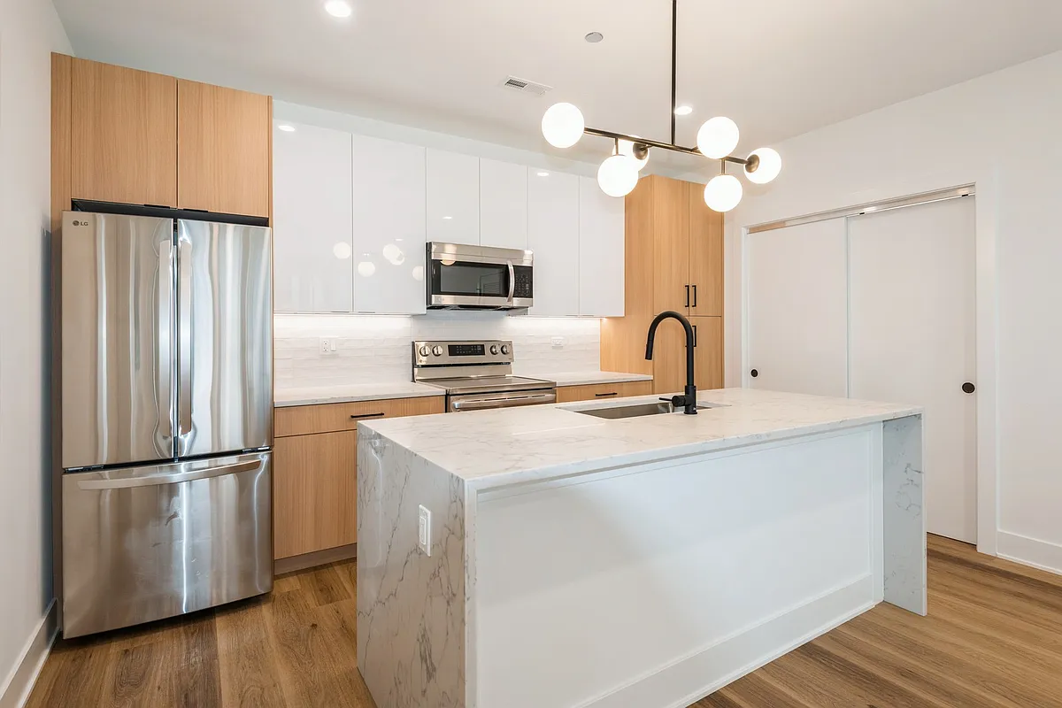 Building Photo - 1442 W Fillmore St #503