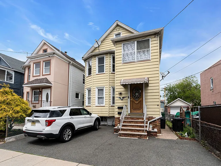 199 Hayward Pl #B — Photo 17