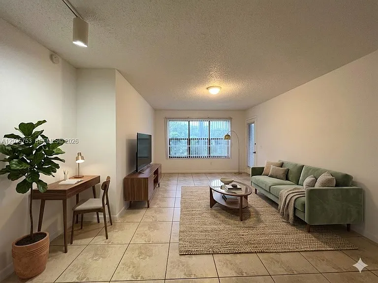 4321 W McNab Rd #16 — Photo 2