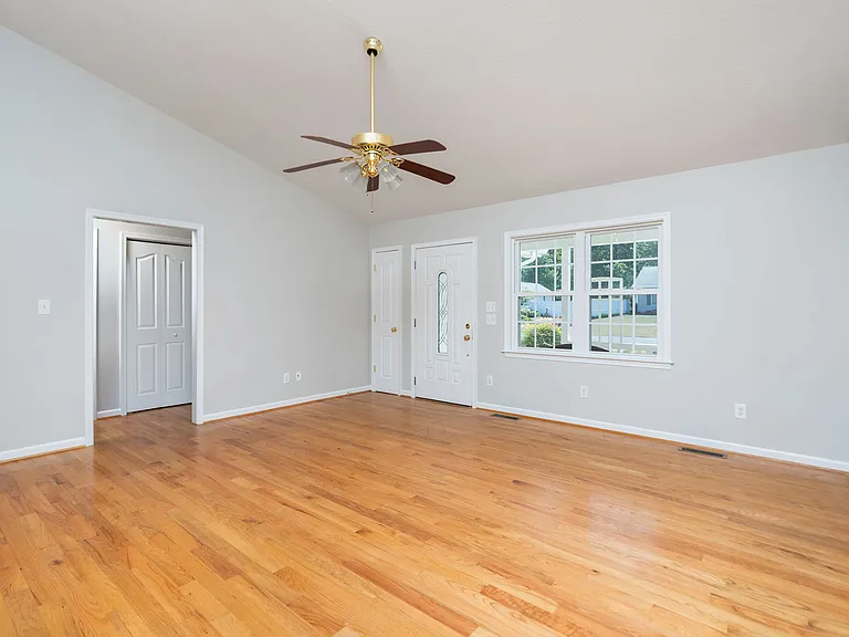 88 Cedarcrest Dr — Photo 8