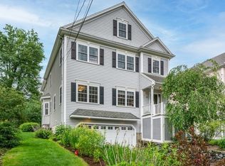 49 Grapevine Ave, Lexington, MA 02420